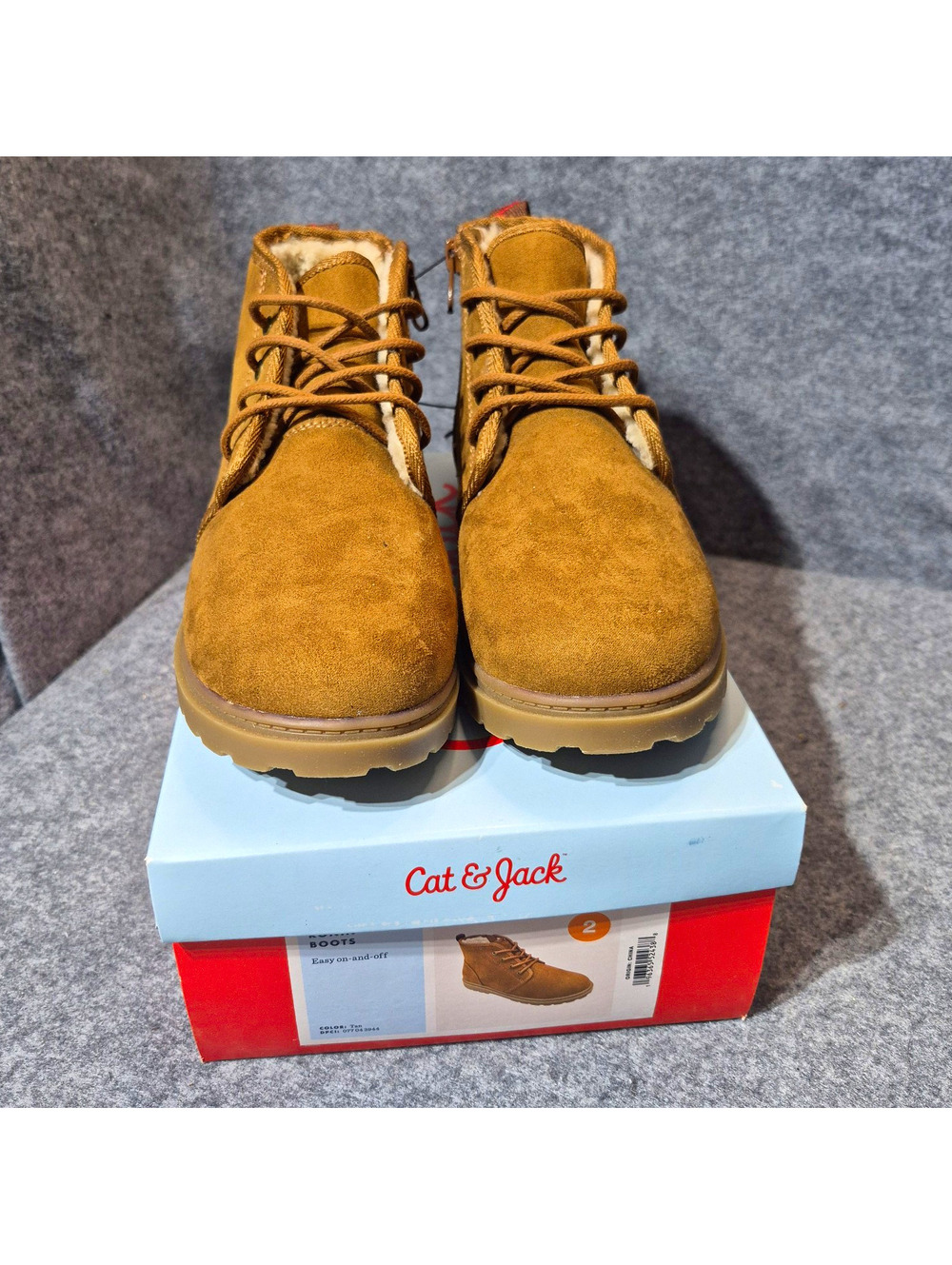 Cat & Jack Ronin Tan Faux Suede Faux Fur Lined Lace-Up Chukka Boot Kids 2